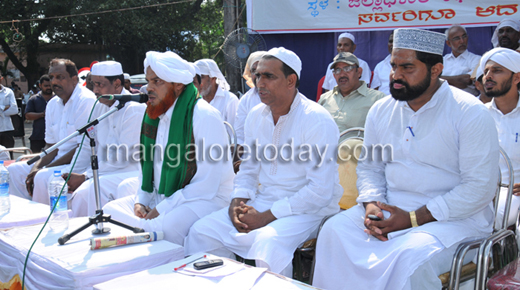 stage protest 2